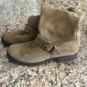 Frye slouch boot barely worn